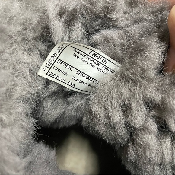 Grey Bailey Button Ugg - Picture 3 of 7